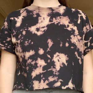 bleach cropped black tee